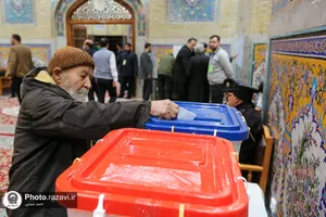 حضور پرشور مردم پای صندوق های رای در حرم مطهر رضوی -1