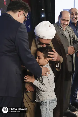 مراسم اهتزاز بزرگ&zwnj;ترین پرچم رضوی-١