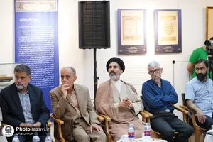 نشست صمیمی نویسندگان با تولیت آستان قدس رضوی