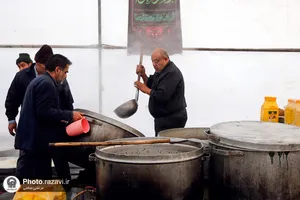 توزیع نذری به مناسبت شهادت حضرت زهرا(س)