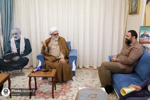 حضور تولیت آستان قدس رضوی در منزل سردار شهید نور علی شوشتری