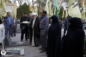 حضور تولیت آستان قدس رضوی در گلزار شهدای مدافع حرم
