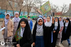 توزیع صبحانه در مدارس حاشیه شهر مشهد