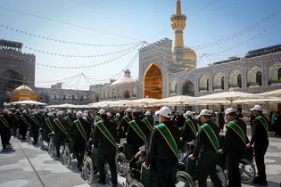 تشرف کاروان زیارتی معین الضعفا به حرم مطهر رضوی