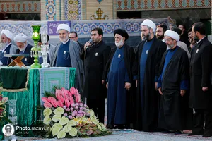 آیین تعویض پرچم حرم امام رضا علیه&zwnj;السلام در آستانه ماه ربیع&zwnj;الاول