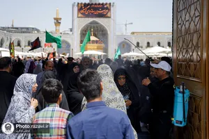 گلاب پاشی و عطر افشانی حرم مطهر رضوی