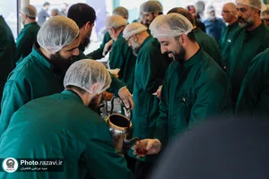 حضور جمعی از هنرمندان در چایخانه رضوی