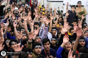 مراسم وداع با شهید گمنام دفاع مقدس در اعتکاف نوجوانان