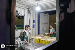 برپایی نانوایی به همت خادمیاران رضوی در مرز مهران