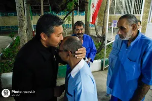 توزیع غذای متبرک حضرت در آسایشگاه جانبازان امام خمینی مشهد