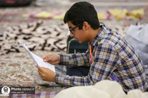 اعتکاف 1000 دهه هشتادی در حرم مطهر رضوی