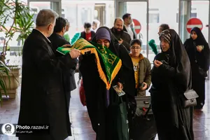 استقبال از زائرین بارگاه منور رضوی در ایستگاه راه&zwnj;آهن