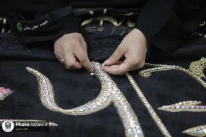 آماده سازی پوش ضریح مطهر رضوی به مناسبت ماه محرم