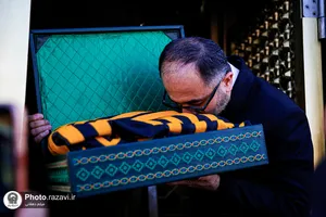 آیین تعویض پرچم حرم امام رضا علیه&zwnj;السلام در آستانه ماه ربیع&zwnj;الاول