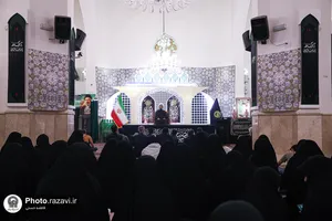 عزاداری زائران انگلیسی زبان در حرم مطهر رضوی