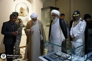 بازدید تولیت آستان قدس رضوی از دستاوردهای ارتش جمهوری اسلامی ایران در دریای بوشهر