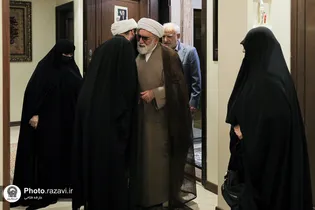 AQR Custodian meets martyr Larijani's family members