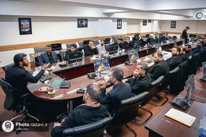 نشست صمیمی ادعیه&zwnj;خوانان و مداحان جوان حرم مطهر رضوی