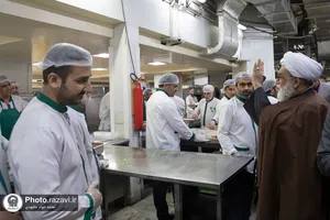 بازدید تولیت آستان قدس رضوی از روند آماده&zwnj;سازی غذای متبرک افطار