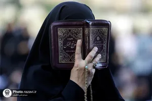 قرائت دعای پرفیض عرفه در حرم مطهر رضوی