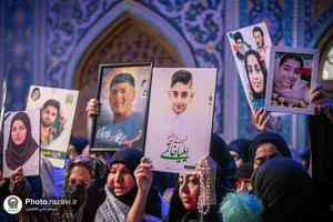 حضور خانواده شهدا و جانبازان لامرد فارس در جوار مزار رهبر شهید انقلاب