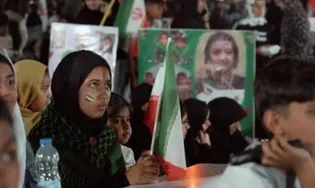 سرود فتحی بلند در سکوت سال تحویل میناب | قصه‌ی بهاری که در کلاس شماره‌ی صفر آغاز شد