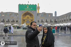 بارش برف در حرم مطهر رضوی