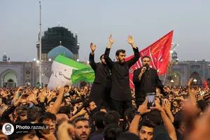 آیین چهارپایه خوانی روز شهادت امام رضا علیه&zwnj;السلام در حرم مطهر رضوی