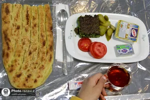 اهدا بسته&zwnj;های متبرک به دانش&zwnj;آموزان حاشیه شهر