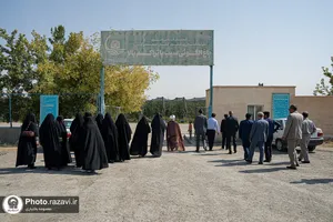 بازدید کارکنان آستان قدس رضوی از مزرعه نمونه