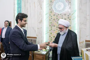 دیدار دانش&zwnj;آموزان افتخارآفرین تیم ملی المپیاد هوش مصنوعی با تولیت آستان قدس رضوی