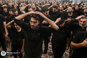 حال و هوای حرم مطهر رضوی در شب تاسوعای حسینی