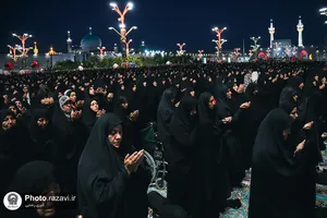 اقامه نماز بر پیکر مطهر رهبر شهید انقلاب در حرم مطهر رضوی