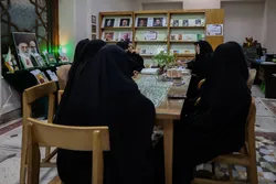برپایی کافه کتاب کتابخانه رضوی با محوریت رهبر شهید(رحمت‌الله علیه)