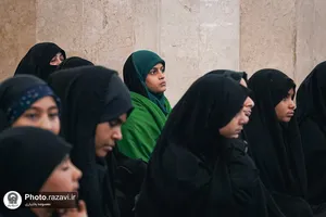 عزاداری زائران اردوزبان در حرم مطهر رضوی