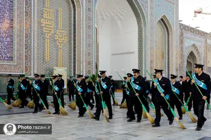 آیین تعویض شیفت دربانان بارگاه منور رضوی