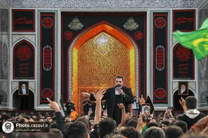 آیین چهارپایه خوانی روز شهادت امام رضا علیه&zwnj;السلام در حرم مطهر رضوی