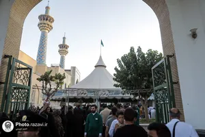 پذیرایی ویژه از زائران غدیر در حرم مطهر رضوی