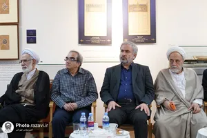 نشست صمیمی نویسندگان با تولیت آستان قدس رضوی