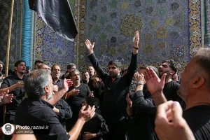 عزاداری روز عاشورای حسینی در حرم مطهر رضوی
