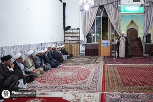 نشست مدیر امور مجاورین بنیاد کرامت رضوی با ائمه جماعات &laquo;پهنه شهید عصمتیان&raquo;