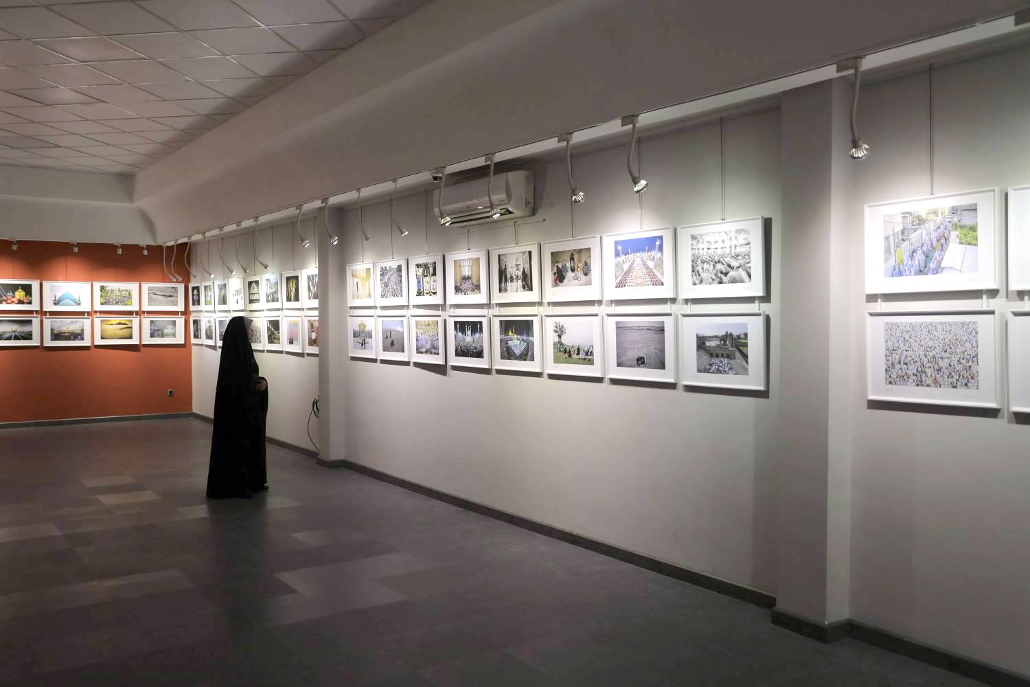 نمایش عکس های ۱۴۶ عکاس داخلی و خارجی با موضوع «مزارات» در نگارخانه رضوان