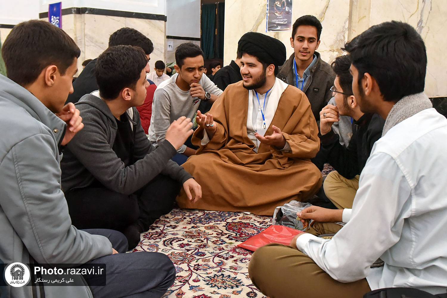 تمرین عاشقی یک هزار معتکف نوجوان در حرم مطهر رضوی