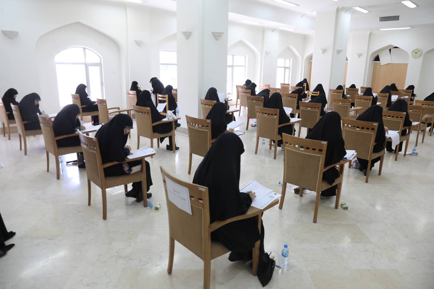 رقابت 2300 متقاضی تحصیل در دانشگاه علوم اسلامی رضوی /