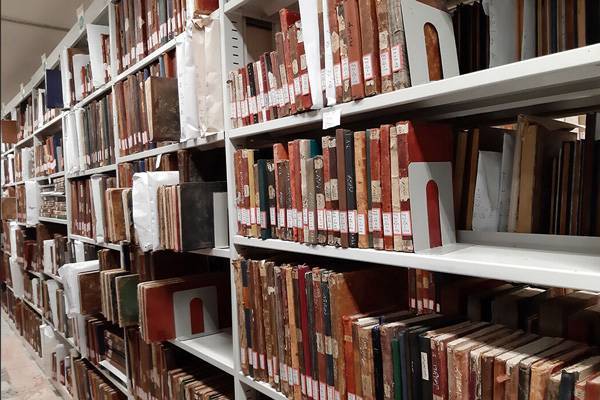 نگهداری ۱۴۴ هزار اثر خطی و چاپ سنگی در کتابخانه حرم رضوی 