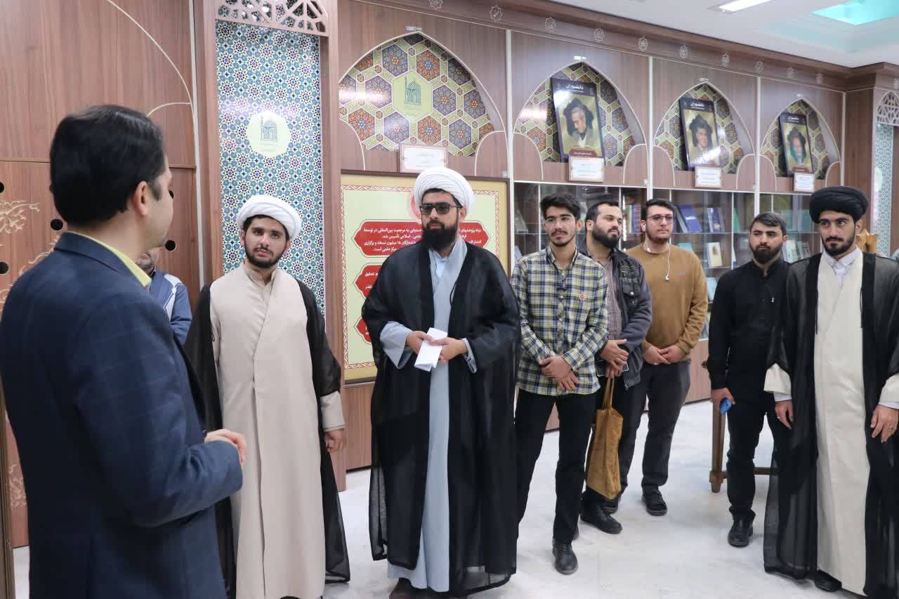 بازدید طلاب مدرسه علمیه امام خمینی(ره) مشهداز بنیاد پژوهشهای اسلامی آستان قدس رضوی