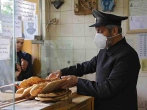 پخت و توزیع دو هزار قرص نان گرم به یاد شهید مرزبانی «رضا رضوانی»