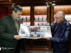 واقف بحرینی 300 قطعه تمبر تاریخ بحرین را به موزه رضوی اهدا کرد
