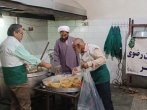گسترده شدن سفره افطار مهربانی در روستای حمیدیه زرند