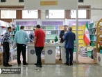 بازدید وزیر سابق نیرو از غرفه آستان قدس رضوی در نمایشگاه کتاب تهران